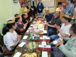 河南宏恩教育党支部集体生日会