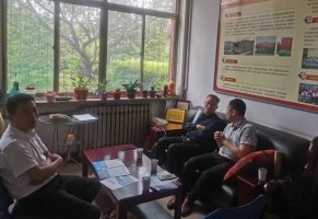 翟总出差某校区为公司拓展业务