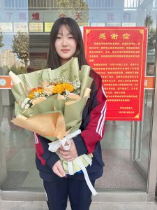 升学班学生做好事